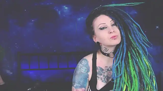 Snapshot of MartthaKatze chatting on 01/22/25, 11:21 MartthaKatze online show from 01/22/25, 11:21