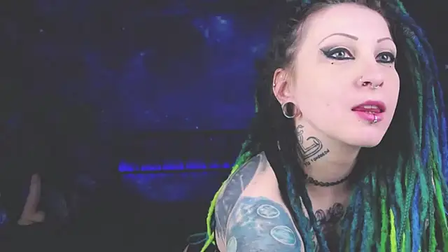 Snapshot of MartthaKatze chatting on 12/01/24, 10:48 MartthaKatze online show from 12/01/24, 10:48