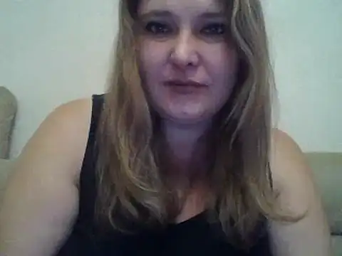 Snapshot of ParisMimi chatting on 10/02/25, 08:50 ParisMimi online show from 10/02/25, 08:50