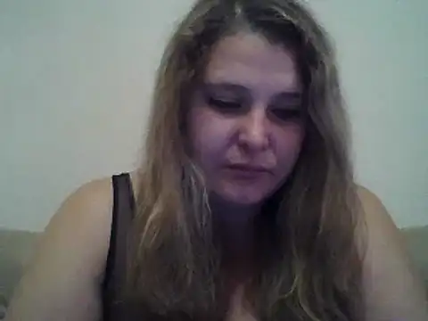 Snapshot of ParisMimi chatting on 10/15/25, 10:12 ParisMimi online show from 10/15/25, 10:12