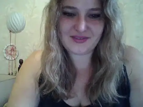 ParisMimi online show from 10/21/25, 08:36