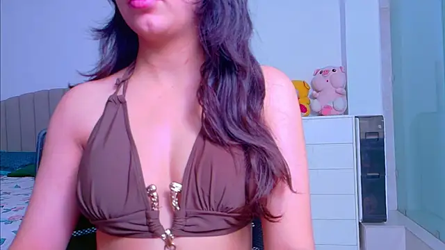 Snapshot of Aashika-Kaur chatting on 09/20/25, 04:06 Aashika-Kaur online show from 09/20/25, 04:06