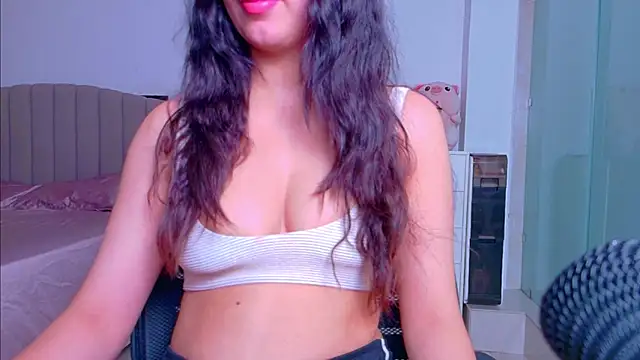 Snapshot of Aashika-Kaur chatting on 10/03/25, 04:25 Aashika-Kaur online show from 10/03/25, 04:25