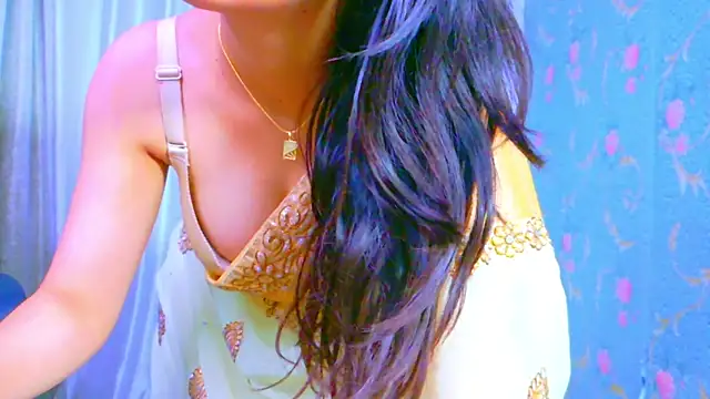 Snapshot of Aashika-Kaur chatting on 03/08/25, 04:01 Aashika-Kaur online show from 03/08/25, 04:01