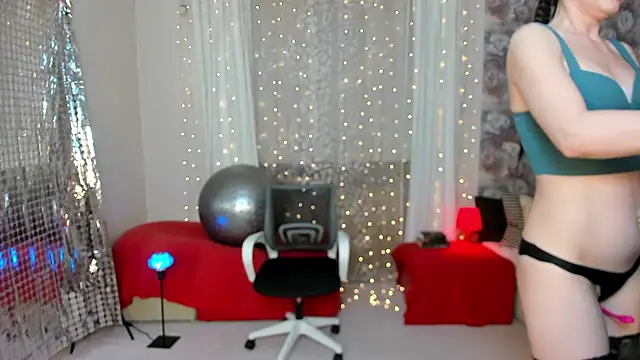 Snapshot of KarinaSweeety chatting on 02/25/25, 11:32 KarinaSweeety online show from 02/25/25, 11:32