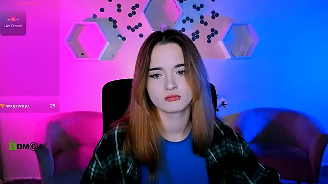 liana kisses online show from 11/21/25, 08:41