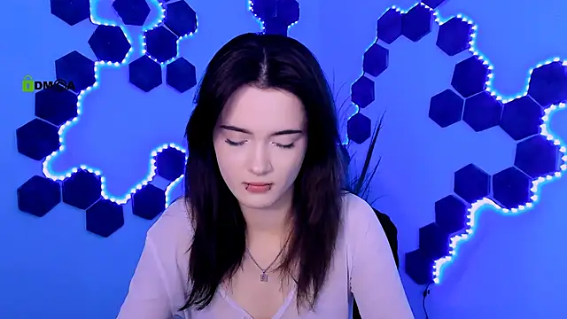 liana kisses online show from 03/14/26, 08:15