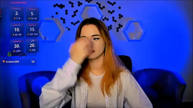 liana kisses online show from 11/19/25, 08:42