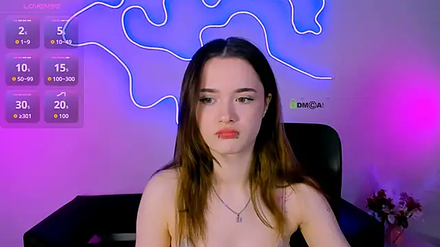 liana kisses online show from 06/14/26, 06:42