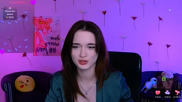 liana kisses online show from 04/24/26, 07:38