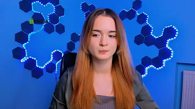 liana kisses online show from 11/30/25, 08:09