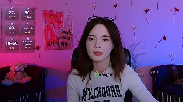 liana kisses online show from 05/13/26, 07:10