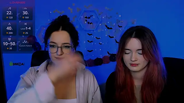 liana kisses online show from 10/30/25, 07:55