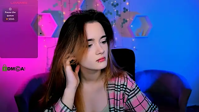 liana kisses online show from 11/15/25, 08:13