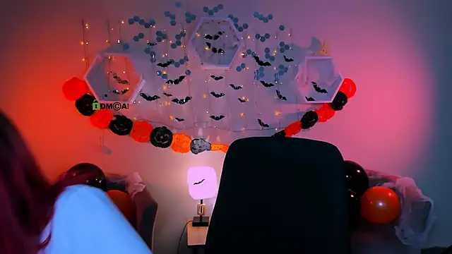 liana kisses online show from 10/24/25, 07:46