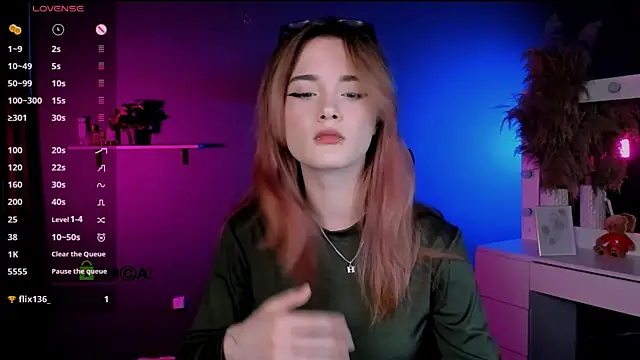 liana kisses online show from 10/10/25, 07:36