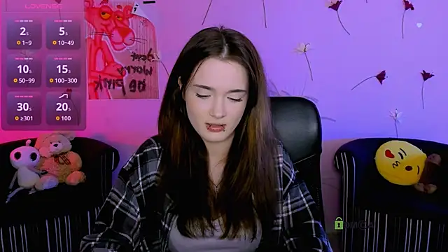 liana kisses online show from 06/05/26, 06:57