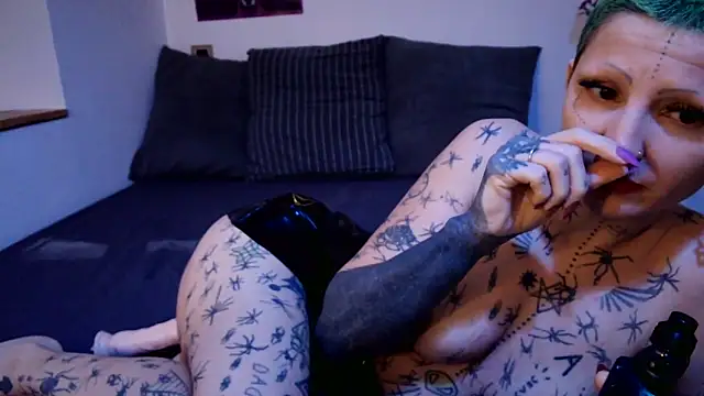 ValeryCrowley14 online show from 02/02/26, 10:03