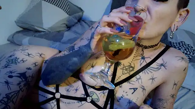 ValeryCrowley14 online show from 03/09/26, 09:46