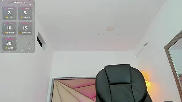 Snapshot of BarbaraKnox_ chatting on 02/21/25, 03:34 BarbaraKnox online show from 02/21/25, 03:34