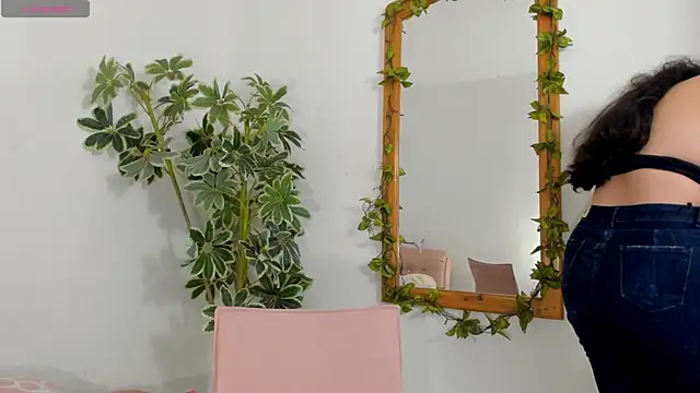 BarbaraKnox  online show from 12/15/25, 12:27