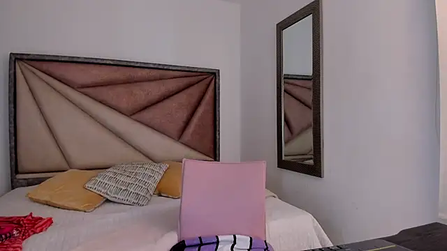 BarbaraKnox  online show from 10/25/25, 09:48