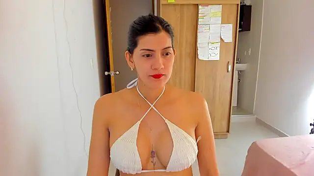 Snapshot of misstoya chatting on 02/07/25, 12:53 misstoya online show from 02/07/25, 12:53