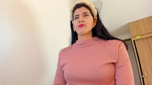 Snapshot of misstoya chatting on 02/05/25, 04:16 misstoya online show from 02/05/25, 04:16
