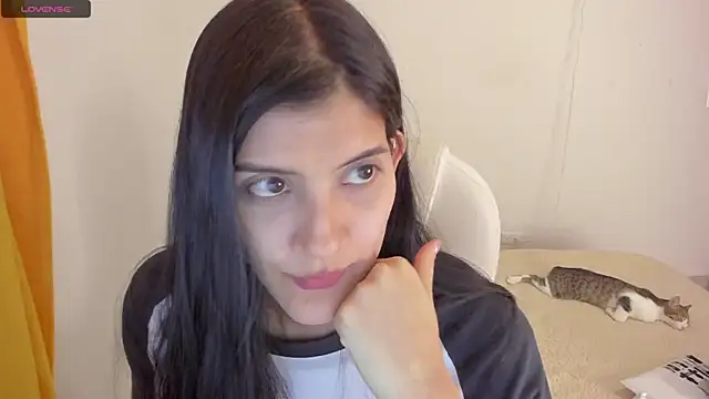 Snapshot of misstoya chatting on 03/18/25, 04:51 misstoya online show from 03/18/25, 04:51