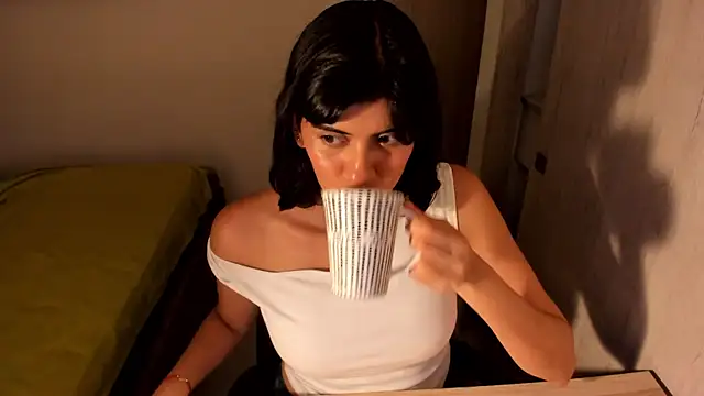 Snapshot of misstoya chatting on 06/10/26, 01:07 misstoya online show from 06/10/26, 01:07
