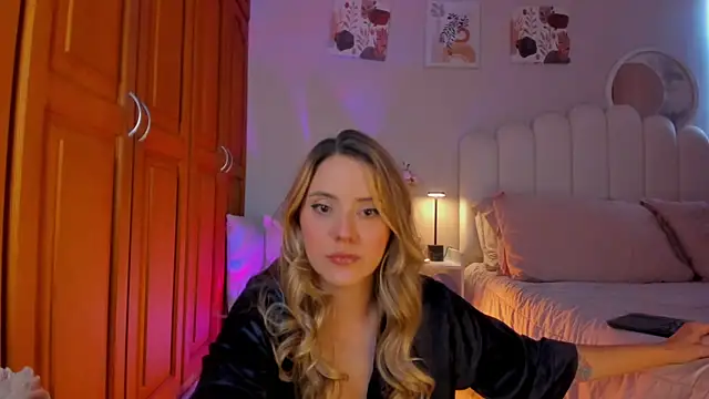 martinaaricci online show from 04/04/26, 07:42