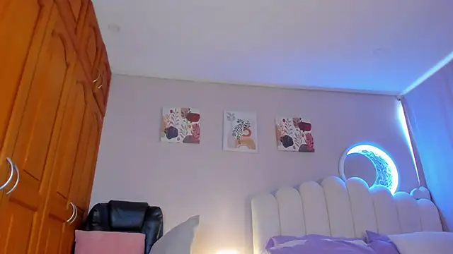 Snapshot of martinaaricci chatting on 11/12/25, 12:20 martinaaricci online show from 11/12/25, 12:20