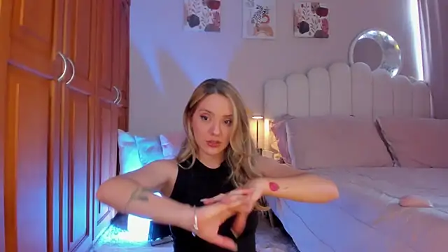 martinaaricci online show from 03/03/26, 04:47