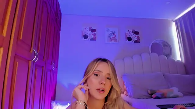 martinaaricci online show from 02/09/26, 03:21