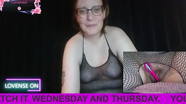 PernillaGirl online show from 09/24/25, 06:03