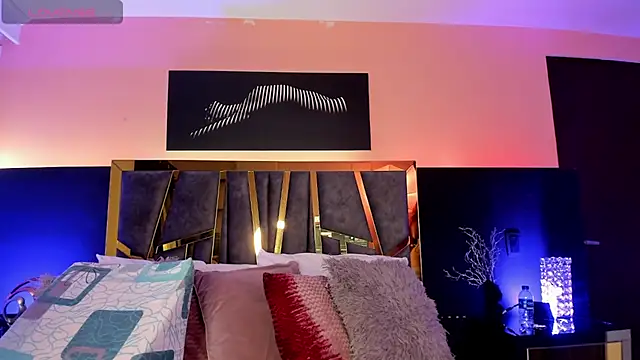 ChloeConnorr online show from 12/04/25, 04:11