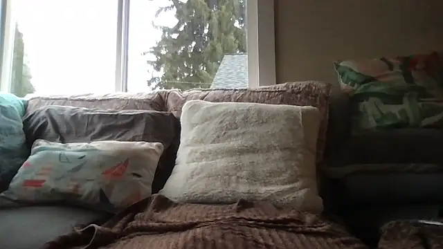 cliveokanagan24 online show from 12/04/25, 06:51