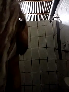 leyel00155 online show from 09/25/25, 02:28