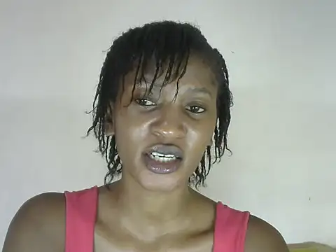 Snapshot of Pretty-emmie chatting on 09/21/25, 07:02 Pretty-emmie online show from 09/21/25, 07:02