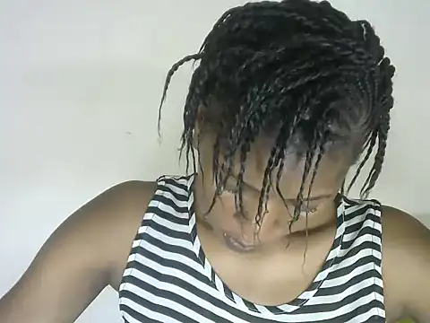 Snapshot of Pretty-emmie chatting on 09/19/25, 04:05 Pretty-emmie online show from 09/19/25, 04:05