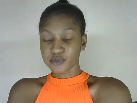 Snapshot of Pretty-emmie chatting on 09/16/25, 03:46 Pretty-emmie online show from 09/16/25, 03:46