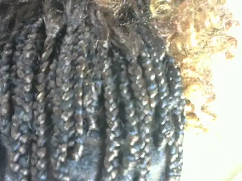 Snapshot of Pretty-emmie chatting on 10/10/25, 11:16 Pretty-emmie online show from 10/10/25, 11:16