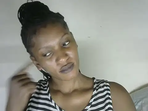 Snapshot of Pretty-emmie chatting on 10/28/25, 05:50 Pretty-emmie online show from 10/28/25, 05:50