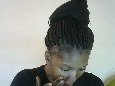 Snapshot of Pretty-emmie chatting on 09/22/25, 01:17 Pretty-emmie online show from 09/22/25, 01:17