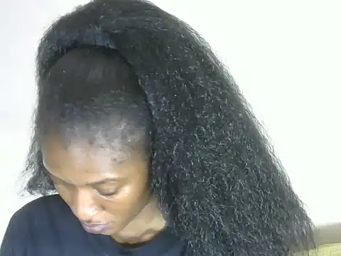 Snapshot of Pretty-emmie chatting on 09/14/25, 05:30 Pretty-emmie online show from 09/14/25, 05:30