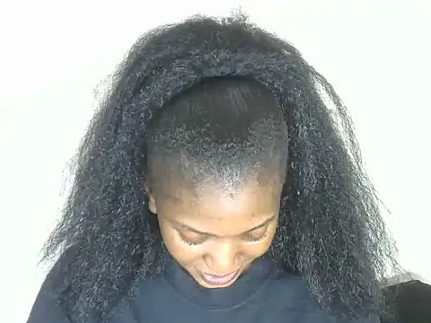 Snapshot of Pretty-emmie chatting on 09/13/25, 04:40 Pretty-emmie online show from 09/13/25, 04:40