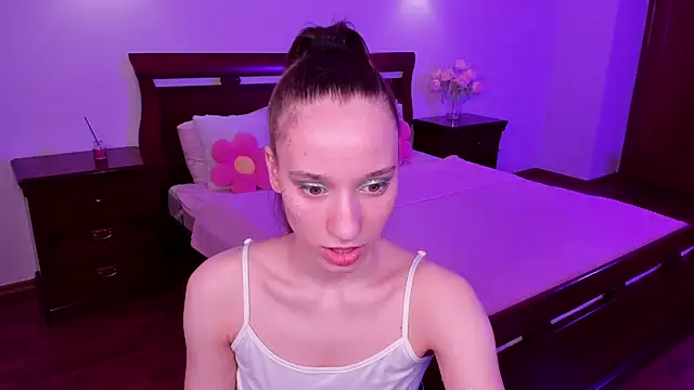 Snapshot of StaceySunny chatting on 04/12/26, 05:05 StaceySunny online show from 04/12/26, 05:05