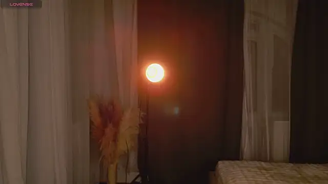 EmiliaDreams online show from 04/06/26, 06:09