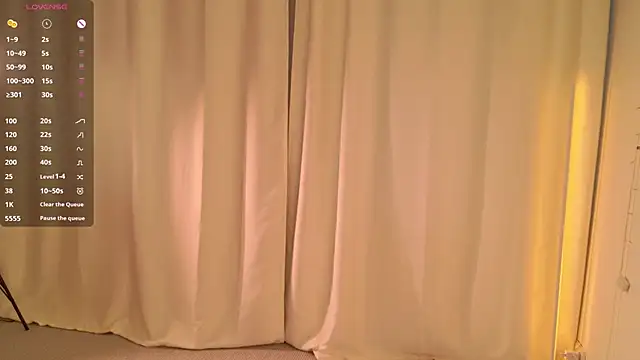 Snapshot of EmiliaDreams chatting on 09/15/25, 03:01 EmiliaDreams online show from 09/15/25, 03:01