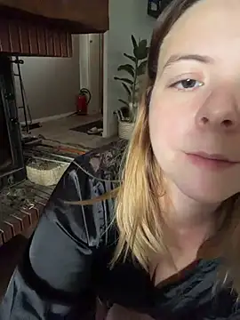 Nina blain online show from 12/05/25, 01:43